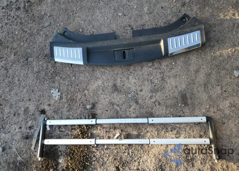 2014 Cadillac Srx Luxury Collection z USA, uszkodzony, nr VIN 3GYFNBE32ES627173